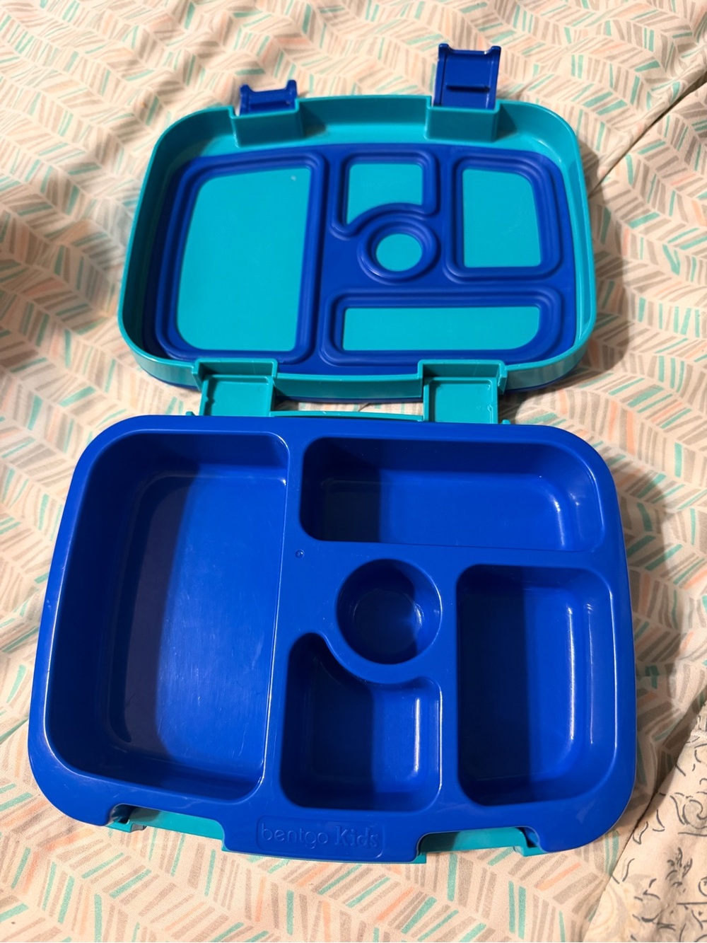 Bentgo Blue Shark Lunch Box - Picture 3 of 4